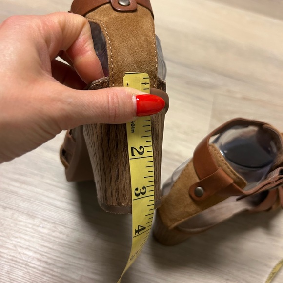 Dansko Sandals Dominique Tan Brown Women 40 US 9.5-10 Block Heel Leather Suede - Picture 12 of 13